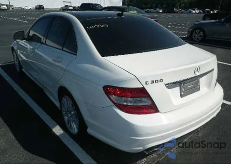 2009 Mercedes-Benz C300 из США, поврежденный, VIN WDDGF54X39F204163